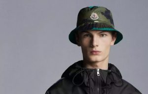 Rentrée 2022 sport chic avec Moncler